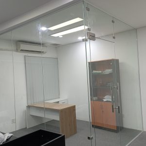 Mẫu cửa kính cường lực - Ms:04